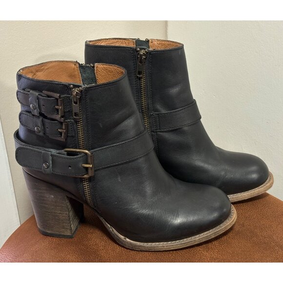 FREEBIRD BOLO BLACK BUCKLED DUAL ZIP HEELED ANKLE LEATHER BOOTS WOMENS 10 - Picture 1 of 9